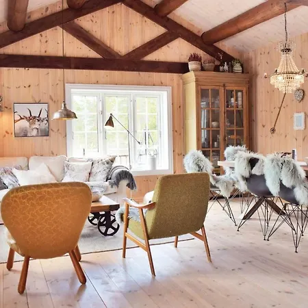 بيت للعطل Three-bedroom In Hovet